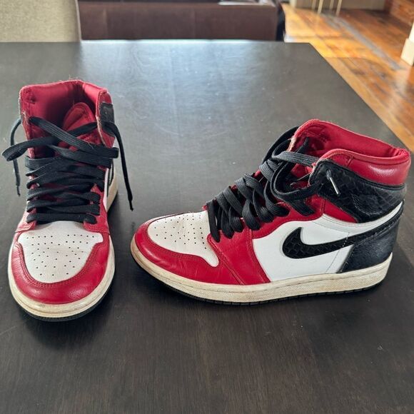 Nike Air Jordan’s, Womens 1 Retro High OG Satin Red, Size 6.5, like new! - Picture 5 of 10